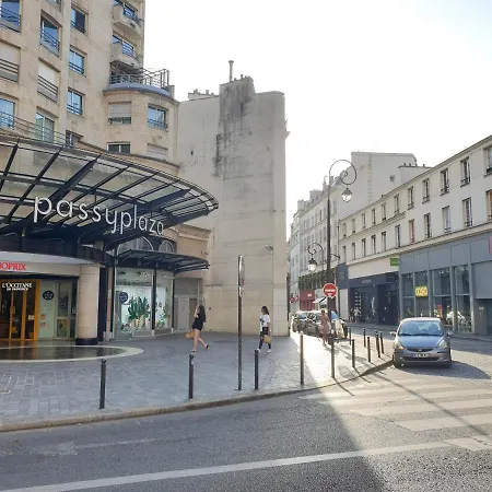 Studio In Charming Near Eiffel Tower Apartmán *